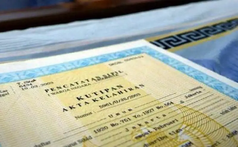akta kelahiran
